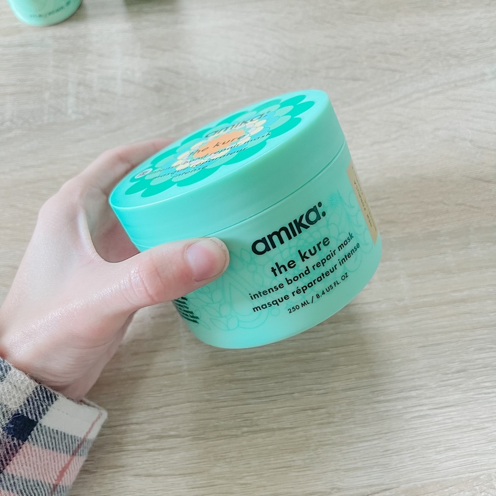 Amika The Kure Mask FREE sample size and FREE dry shampoo